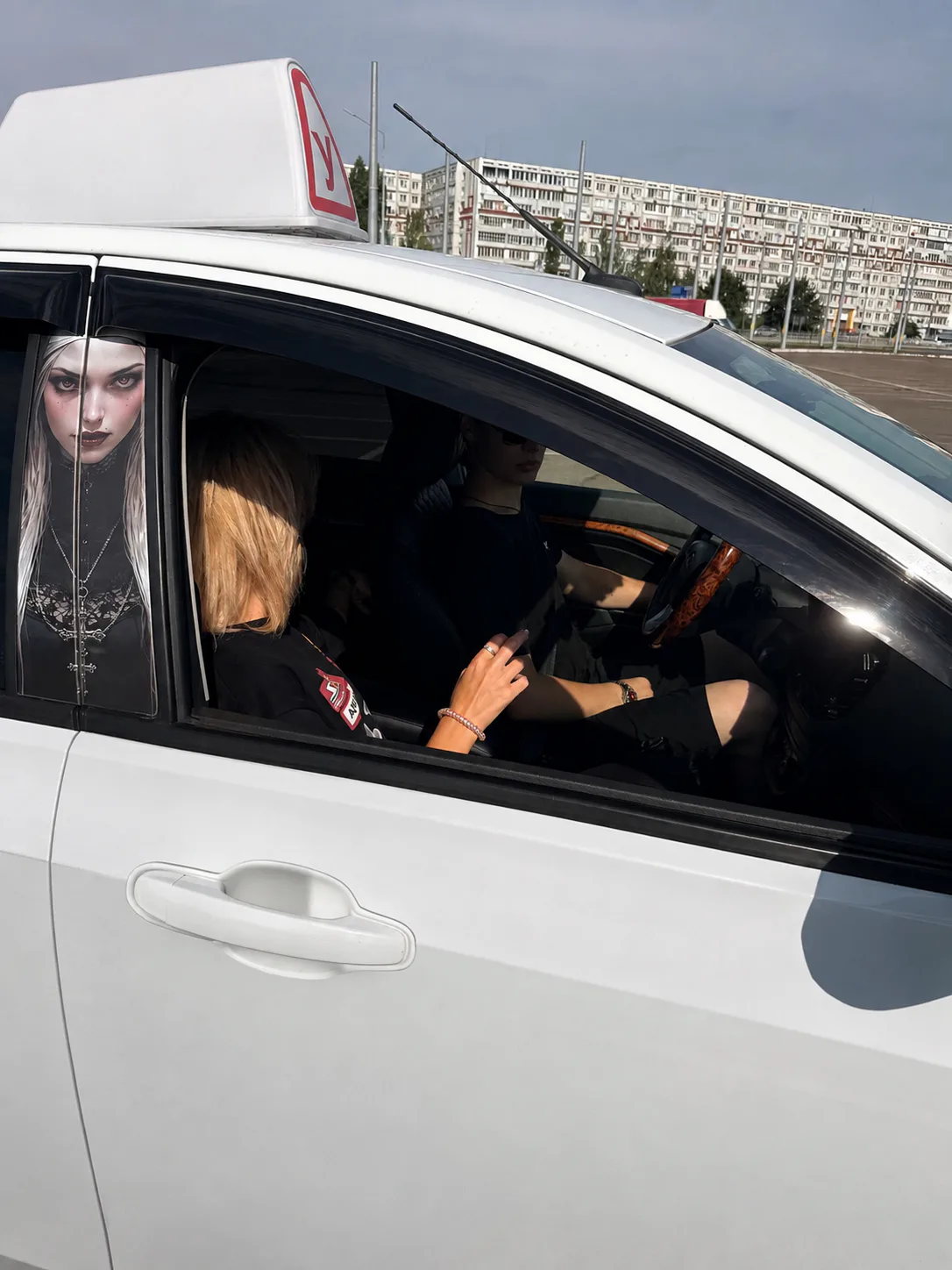 Занятие в учебном автомобиле на автодроме